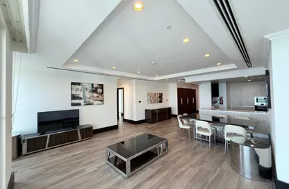 Apartment - 2 Bedrooms - 3 Bathrooms for rent in Viva West - Viva Bahriyah - The Pearl Island - Doha