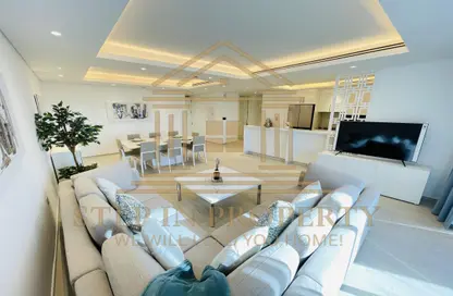 Apartment - 2 Bedrooms - 2 Bathrooms for rent in Blossom Tower - Lusail