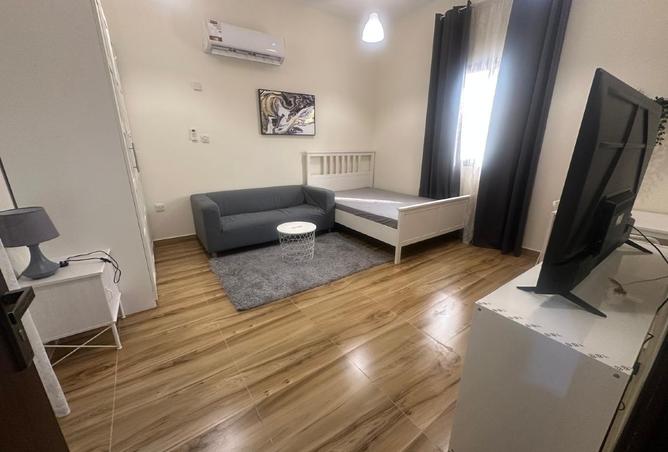 985367 - Property Main Image