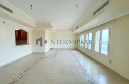 Apartment - 2 Bedrooms - 3 Bathrooms for rent in Tower 10 - Porto Arabia - The Pearl Island - Doha