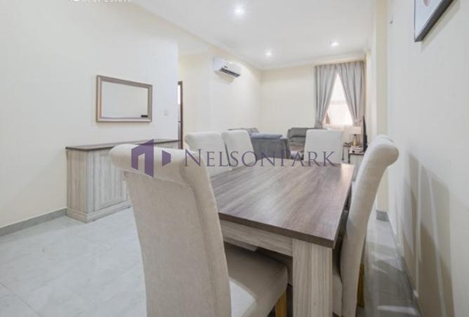 985497 - Property Image 2