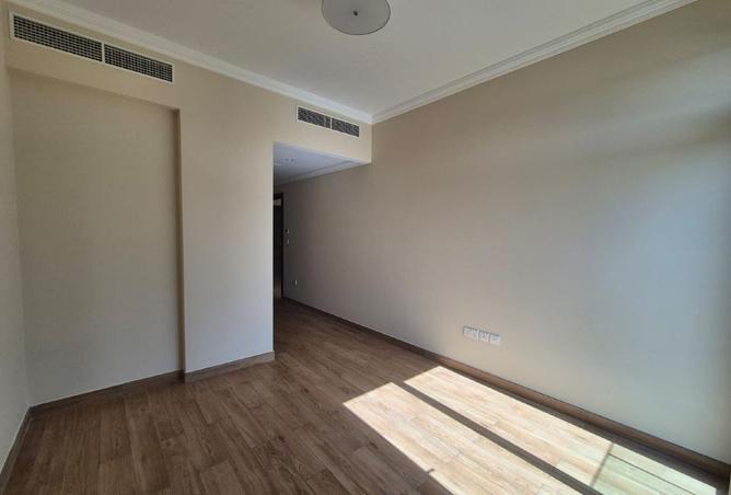 1010771 - Property Image 2