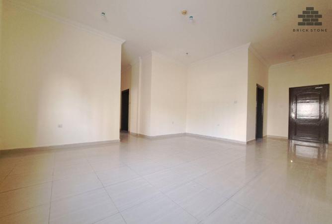 987980 - Property Image 2