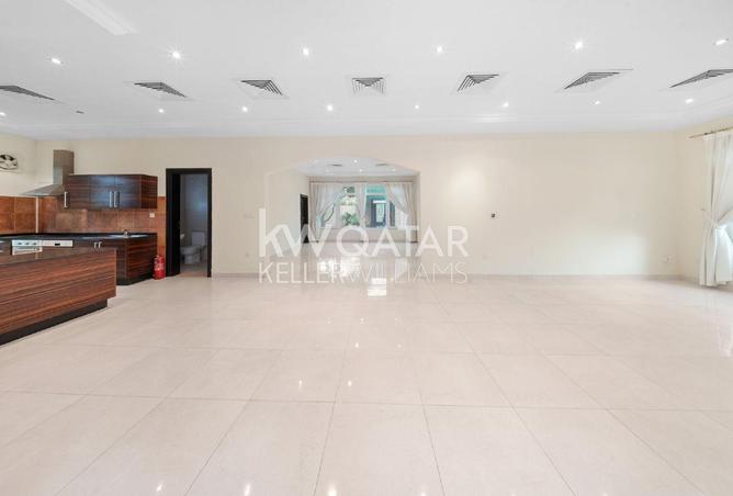 994743 - Property Image 3