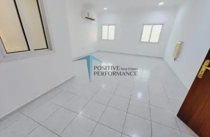 شقة - 3 غرف نوم - 3 حمامات للايجار في شارع الزبير بكار - السد - الدوحة