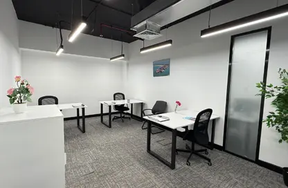 Office Space - Studio - 4 Bathrooms for rent in Burj Al Marina - Marina District - Lusail