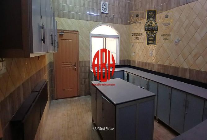 988247 - Property Image 3