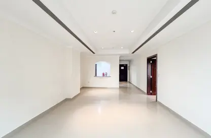 Apartment - 1 Bedroom - 2 Bathrooms for rent in West Porto Drive - Porto Arabia - The Pearl Island - Doha