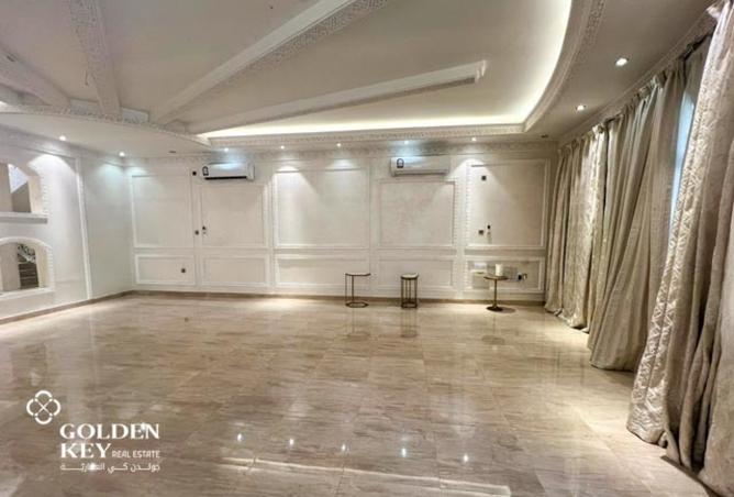 924279 - Property Image 3