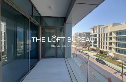 Apartment - 2 Bedrooms - 4 Bathrooms for rent in Crystal Residence - The Pearl Island - Doha
