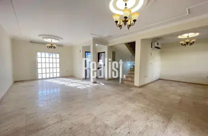 Compound - 3 Bedrooms - 4 Bathrooms for rent in Maamoura Villas - Al Maamoura - Doha