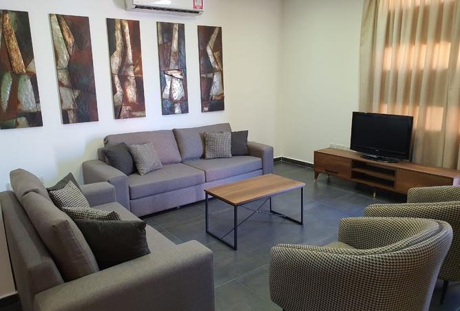 957379 - Property Image 2