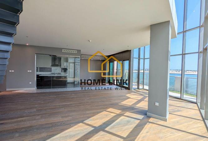 912467 - Property Image 2