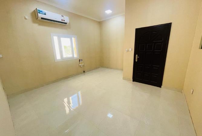 955883 - Property Image 2