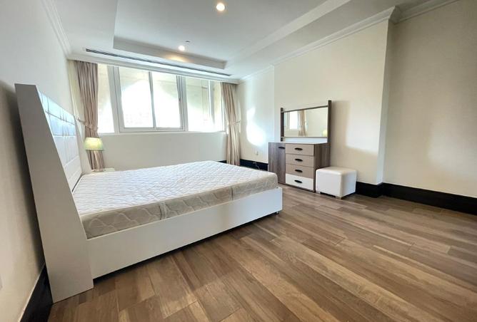 949689 - Property Image 3