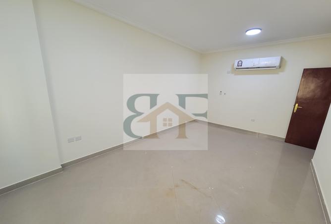 952746 - Property Image 3