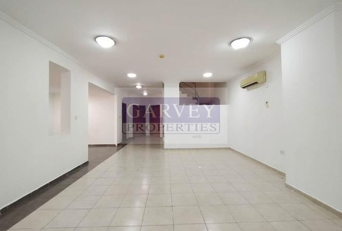 929401 - Property Image 3