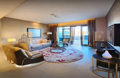 Penthouse - 2 Bedrooms - 3 Bathrooms for rent in Hilton Doha The Pearl Residences - Abraj Quartiers - The Pearl Island - Doha