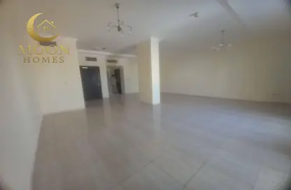 Apartment - 2 Bedrooms - 3 Bathrooms for rent in Umm Ghuwalina - Umm Ghuwailina - Doha