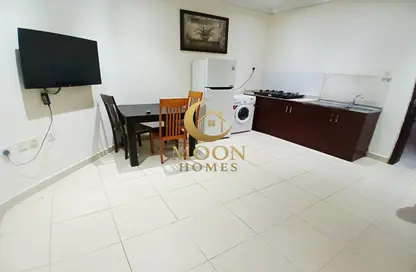 Apartment - 1 Bedroom - 1 Bathroom for rent in Umm Ghuwalina - Umm Ghuwailina - Doha