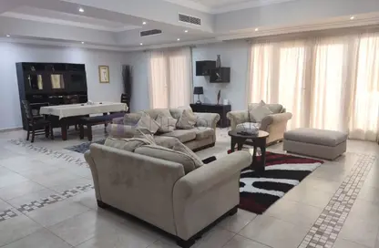 Apartment - 2 Bedrooms - 3 Bathrooms for rent in Tower 9 - Porto Arabia - The Pearl Island - Doha