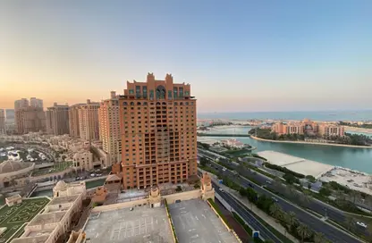 Apartment - 1 Bedroom - 2 Bathrooms for rent in West Porto Drive - Porto Arabia - The Pearl Island - Doha