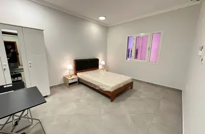 Apartment - Studio - 1 Bathroom for rent in Umm Qarn - Al Daayen