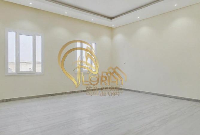 985505 - Property Image 2