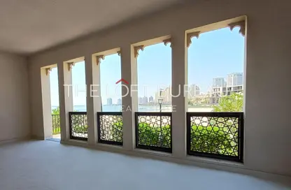 شقة - 2 غرف نوم - 3 حمامات للايجار في البلاج الجنوبي - البلاج - جزيرة اللؤلؤة - الدوحة