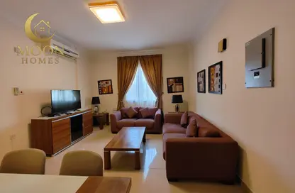 Apartment - 2 Bedrooms - 2 Bathrooms for rent in Umm Ghwailina Comm - Umm Ghuwalina - Umm Ghuwailina - Doha