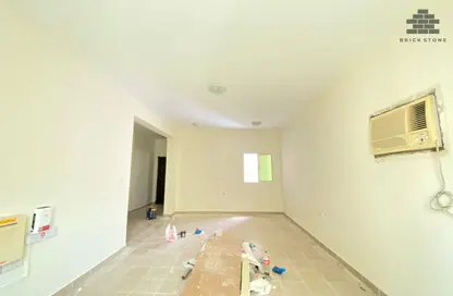 Apartment - 3 Bedrooms - 3 Bathrooms for rent in Thabit Bin Zaid Street - Al Mansoura - Doha