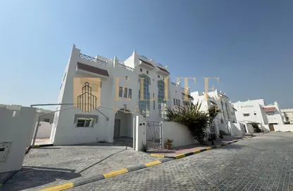 Villa - 3 Bedrooms - 5 Bathrooms for rent in Wadi Al Shaheeniya Street - Ain Khaled - Doha
