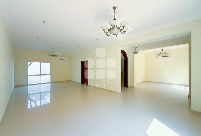 998088 - Property Image 2