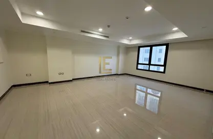 Apartment - 1 Bedroom - 2 Bathrooms for rent in East Porto Drive - Porto Arabia - The Pearl Island - Doha
