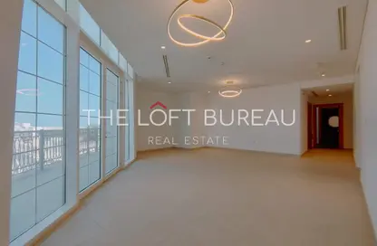 Penthouse - 3 Bedrooms - 5 Bathrooms for rent in Floresta Gardens - Floresta Gardens - The Pearl Island - Doha