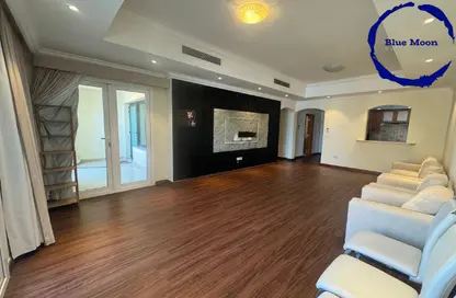 Apartment - 2 Bedrooms - 3 Bathrooms for rent in East Porto Drive - Porto Arabia - The Pearl Island - Doha