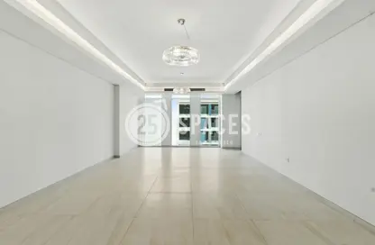 Apartment - 1 Bedroom - 2 Bathrooms for rent in Gewan Island - The Pearl Island - Doha