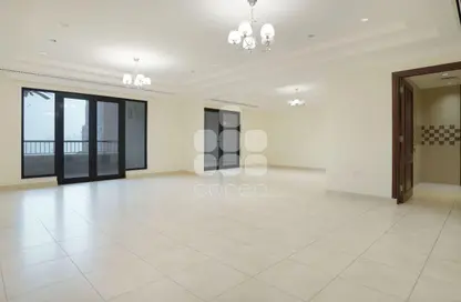Apartment - 2 Bedrooms - 2 Bathrooms for rent in Burj Eleganté - Porto Arabia - The Pearl Island - Doha