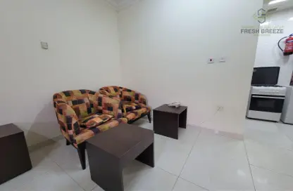 Apartment - Studio - 1 Bathroom for rent in Umm Ghuwailina 4 - Umm Ghuwailina - Doha