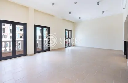 Empty Room image for: Apartment - 2 Bedrooms - 3 Bathrooms for rent in Murano - Qanat Quartier - The Pearl Island - Doha, Image 1