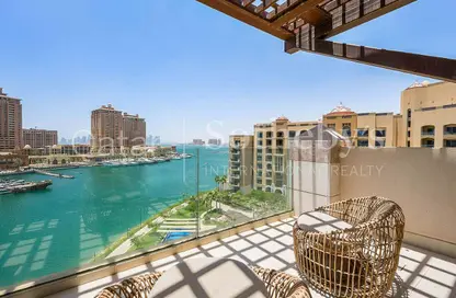 شقق فندقية - 2 غرف نوم - 3 حمامات للايجار في The St. Regis Marsa Arabia Island - Marsa Arabia - جزيرة اللؤلؤة - الدوحة