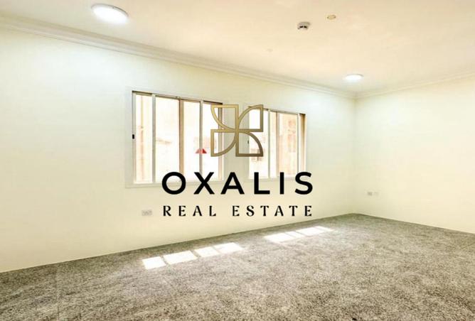 962709 - Property Image 2