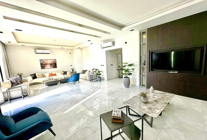 992912 - Property Image 3