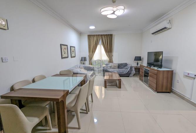 1002911 - Property Image 2