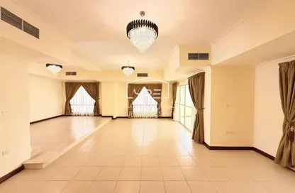 فيلا - 4 غرف نوم - 5 حمامات للايجار في شارع الوعب - الوعب - الدوحة