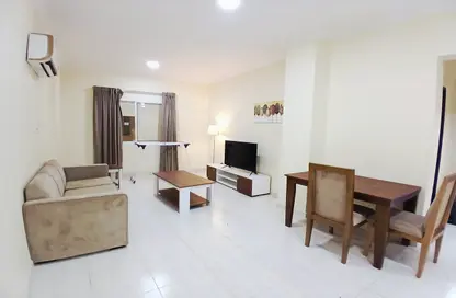 Apartment - 1 Bedroom - 1 Bathroom for rent in Umm Ghwailina Comm - Umm Ghuwalina - Umm Ghuwailina - Doha
