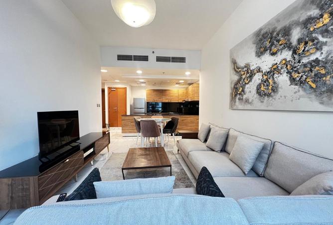 988211 - Property Image 3