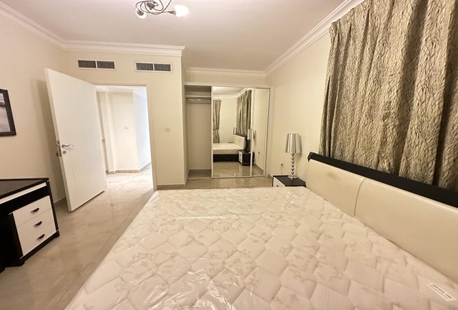 982296 - Property Image 3