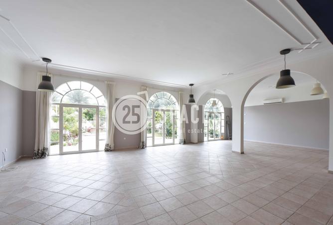 937057 - Property Image 2