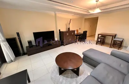 Apartment - 1 Bedroom - 2 Bathrooms for rent in Tower 19 - Porto Arabia - The Pearl Island - Doha